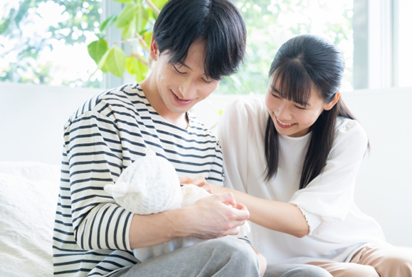 産前産後休暇・育児休暇の取得率100%を目指しております。